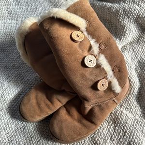 UGG Australia Bailey Button